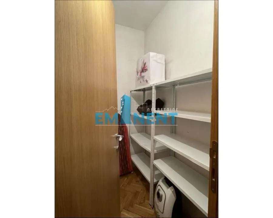 Izdavanje, trosoban stan, 64m², Tašmajdan, Palilula Sve Podlokacije