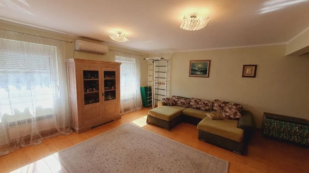 Sale, four bedroom apartment, 180m², Podmaine, Budva