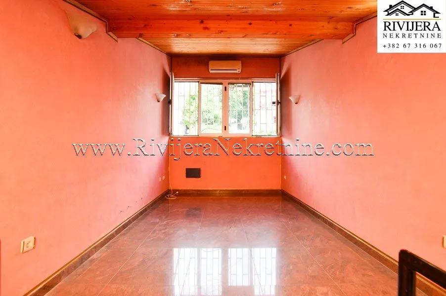 Sale, office space, 41m², Savina, Herceg Novi