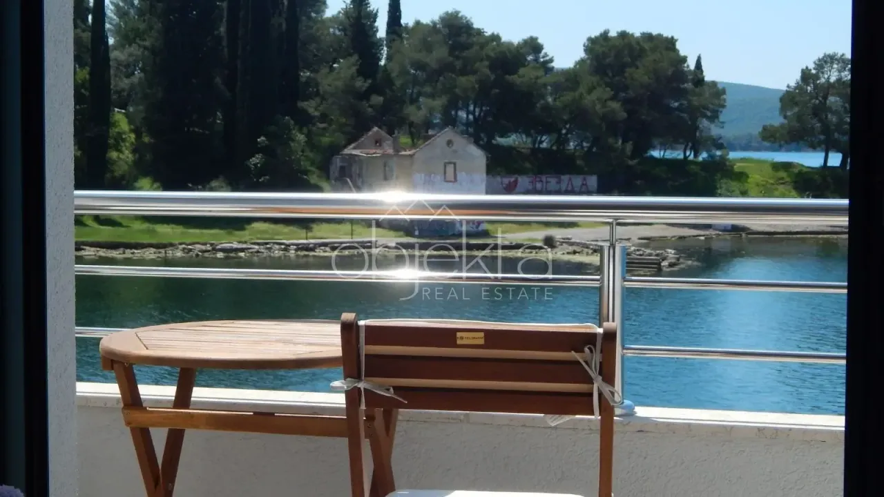 Izdavanje, stan, 77m², Tivat, Crna Gora