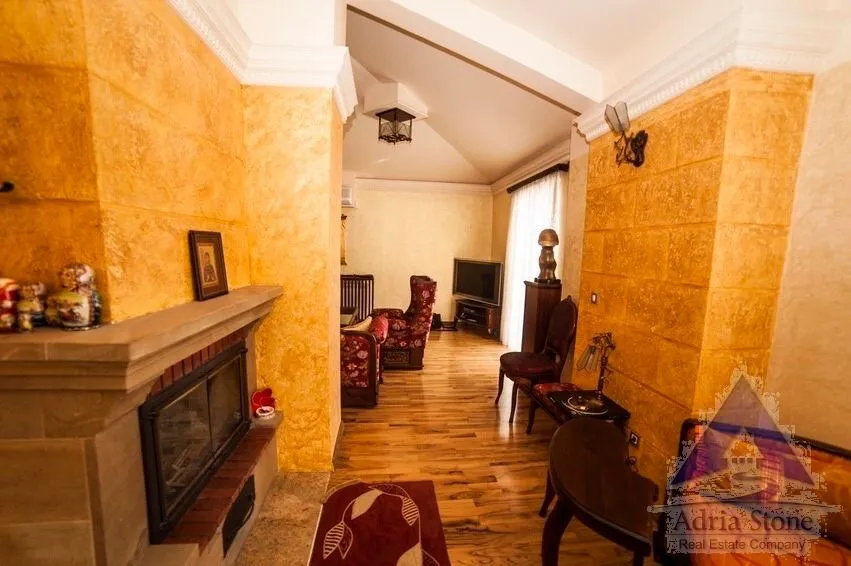 Prodaja, trosoban stan, 179m², Rozino, Budva