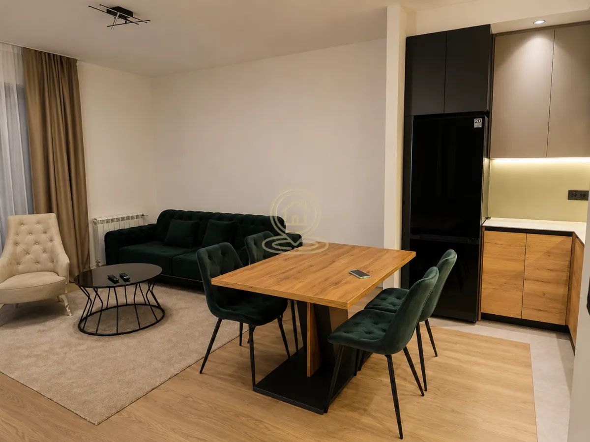 Izdavanje, dvosoban stan, 61m², Savski Venac, Beograd