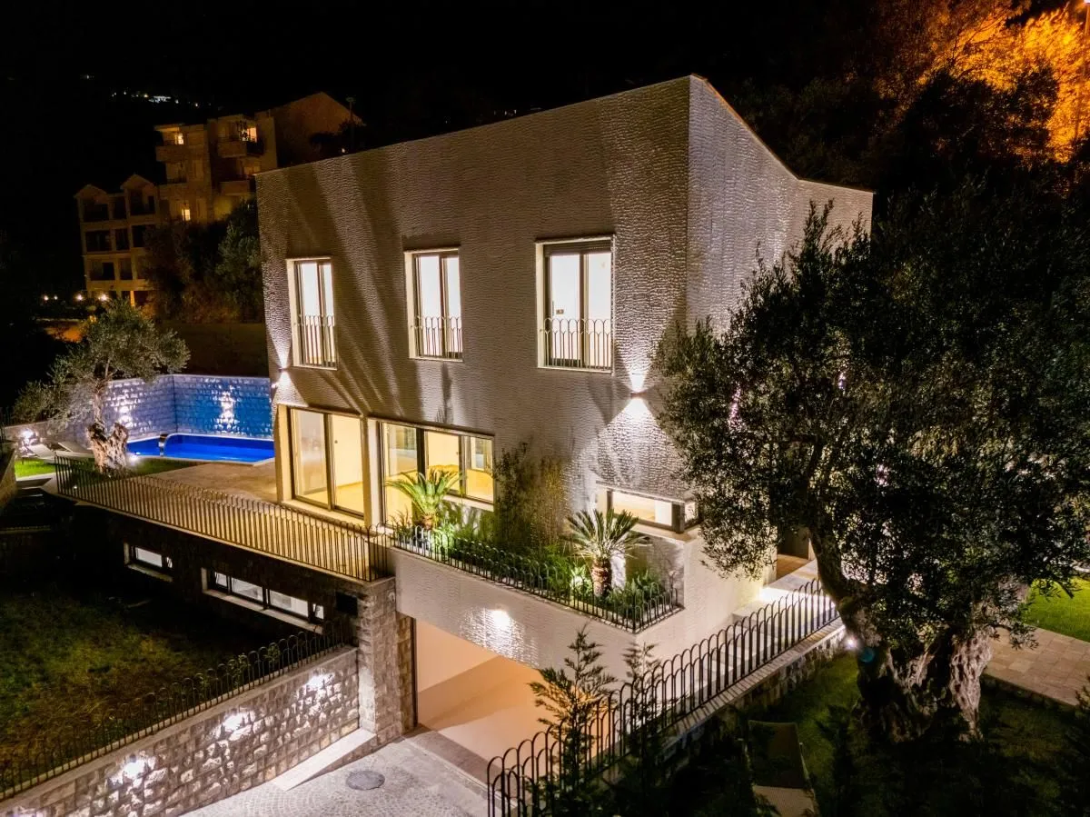 Prodaja, kuća, 240m², Budva, Crna Gora