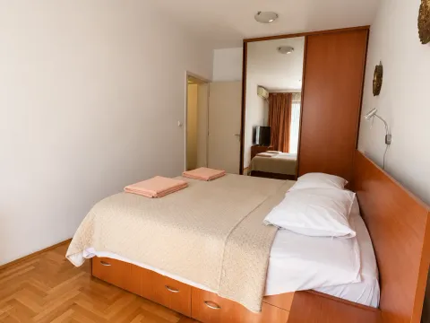 Izdavanje, dvosoban stan, 75m², Preko Morače, Podgorica - image 6