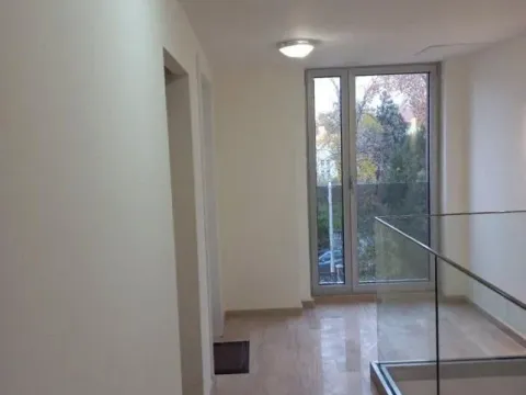 Izdavanje, četvorosoban stan, 155m², Savski Venac, Beograd - image 10