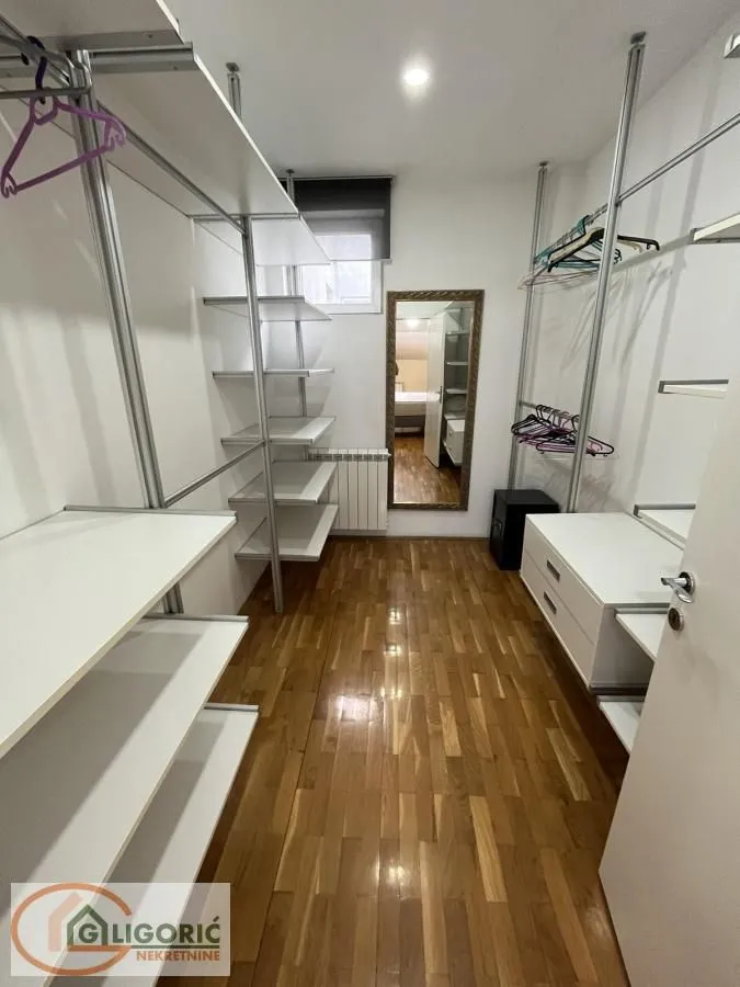 Sale, four bedroom apartment, 157m², Bul Kralja Aleksandra, Zvezdara Sve Podlokacije