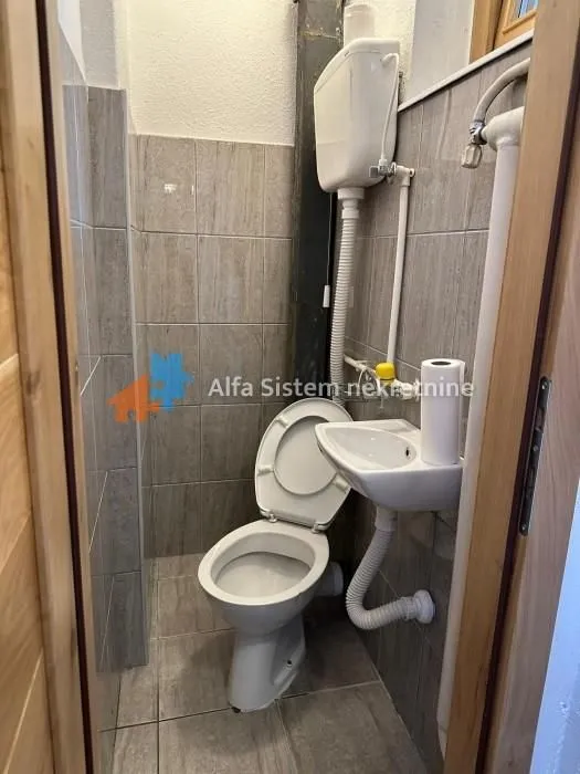 Izdavanje, trosoban stan, 105m², Savski Venac, Beograd