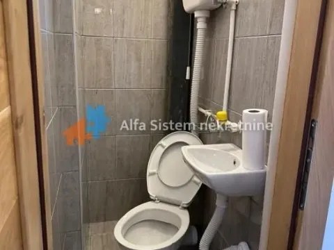 Izdavanje, trosoban stan, 105m², Savski Venac, Beograd - image 23