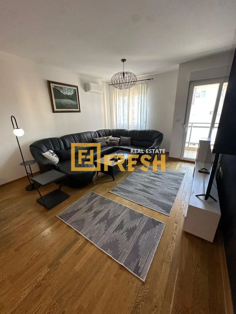 Izdavanje, dvosoban stan, 64m², City Kvart, Podgorica