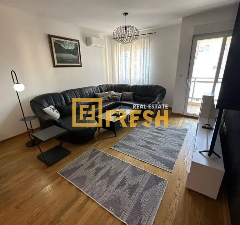 Izdavanje, dvosoban stan, 64m², City Kvart, Podgorica