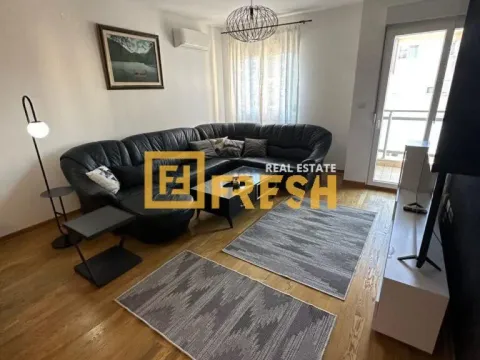 Izdavanje, dvosoban stan, 64m², City Kvart, Podgorica - image 1