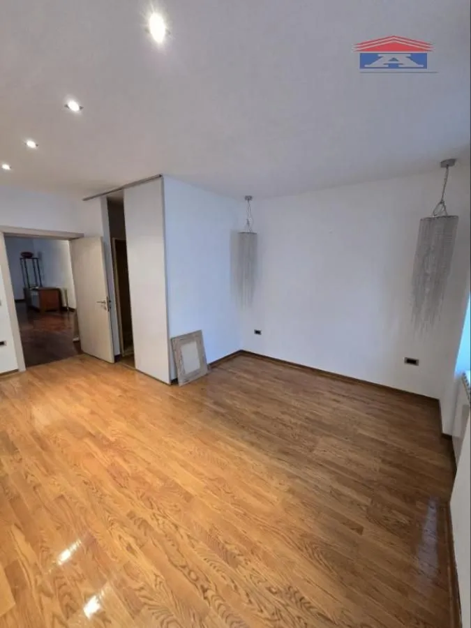 Rent, office space, 119m², Centar, Novi Sad
