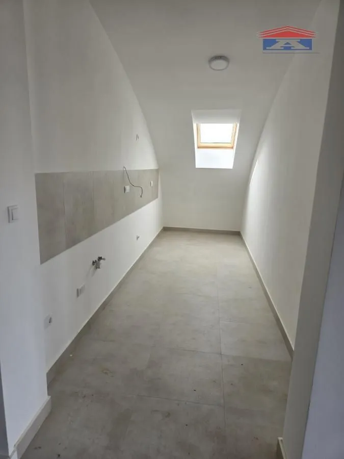 Prodaja, četvorosoban stan, 117m², Novo naselje, Novi Sad