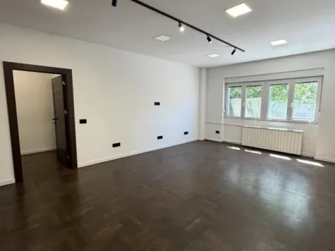 Sale, three bedroom apartment, 103m², Cvetni Trg, Vračar Sve Podlokacije - image 12