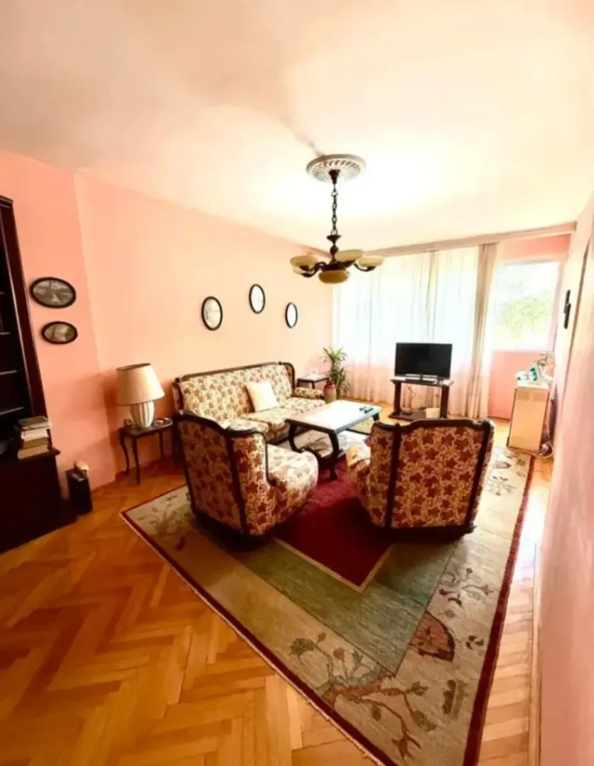 Prodaja, trosoban stan, 102m², Pejton, Podgorica