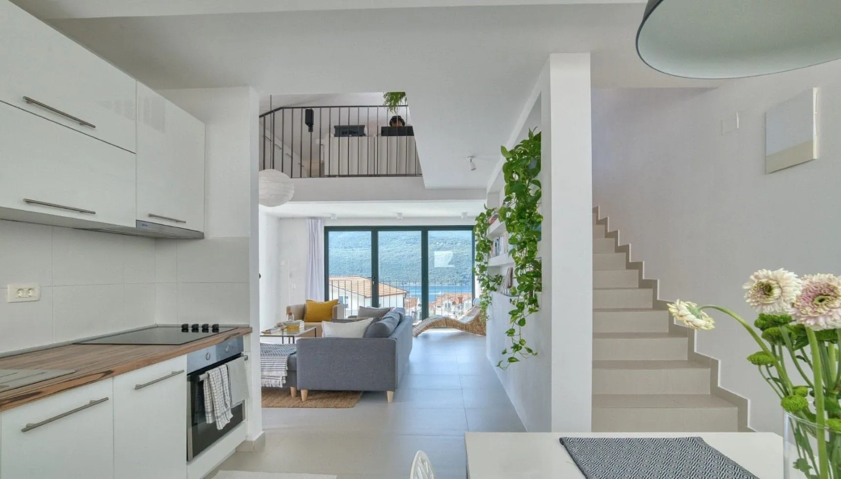 Sale, two bedroom apartment, 80m², Đenovići, Herceg Novi