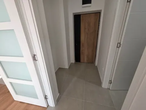 Prodaja, jednosoban stan, 45m², Pobrežje, Podgorica - image 10