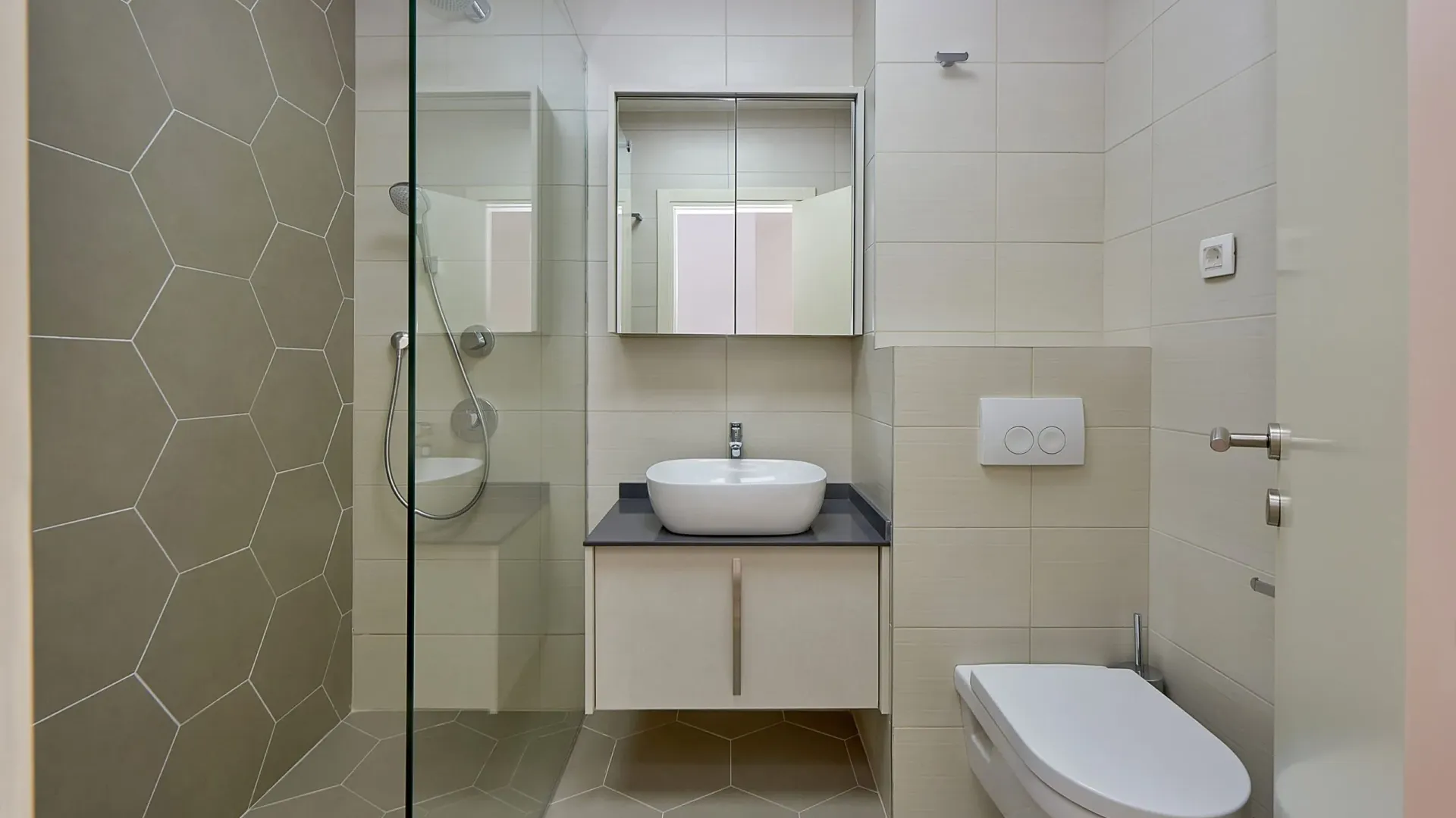 Sale, three bedroom apartment, 62m², Dobrota, Kotor