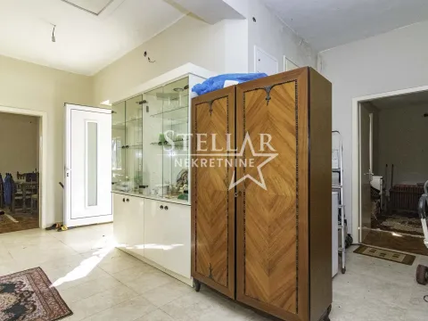 Izdavanje, kuća, 140m², Piperi, Podgorica - image 6