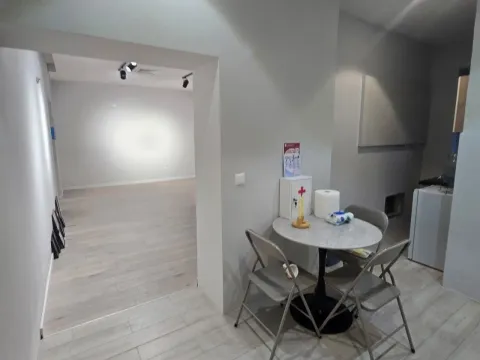 Izdavanje, poslovni prostor, 55m², Centar, Podgorica - image 6