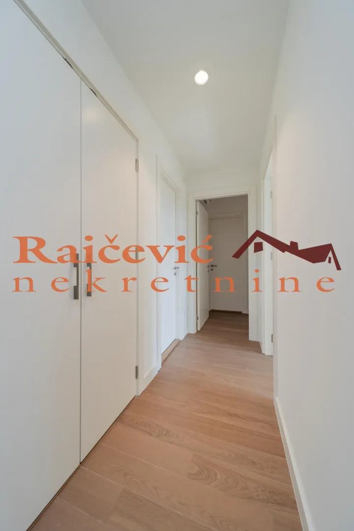 Izdavanje, trosoban stan, 76m², Savski Venac, Beograd