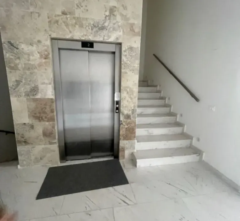 Prodaja, jednosoban stan, 47m², Centar, Ulcinj