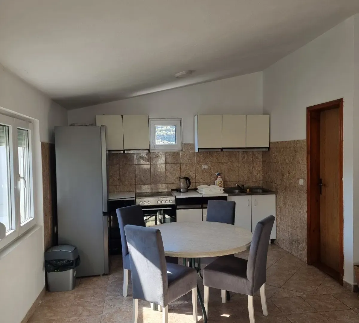 Rent, house, 100m², Polje, Bar