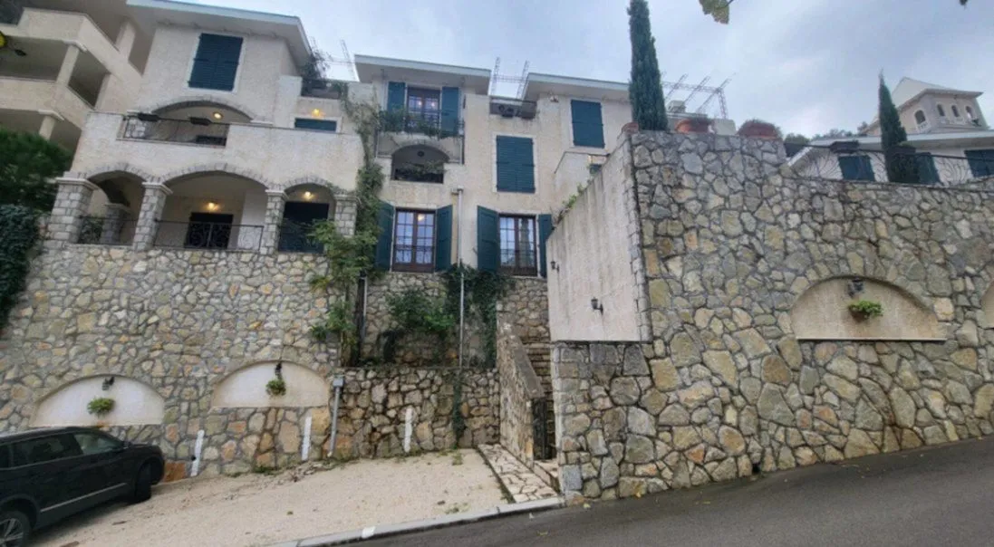 Sale, three bedroom apartment, 126m², Kostanjica, Kotor