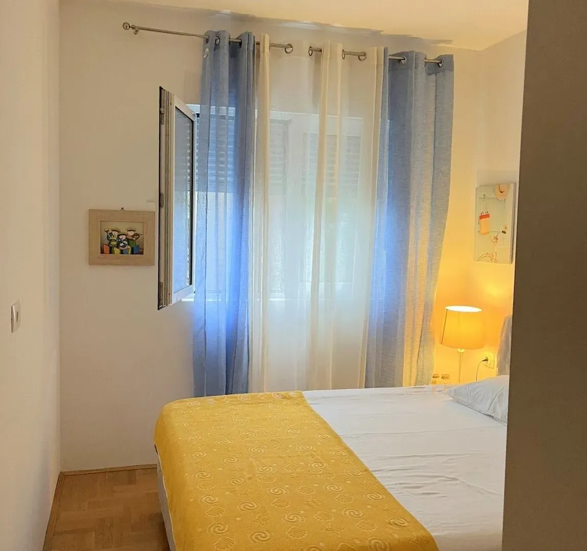 Rent, two bedroom apartment, 52m², Maine, Budva