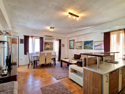 Rent, three bedroom apartment, 90m², Budva, Crna Gora - image 2