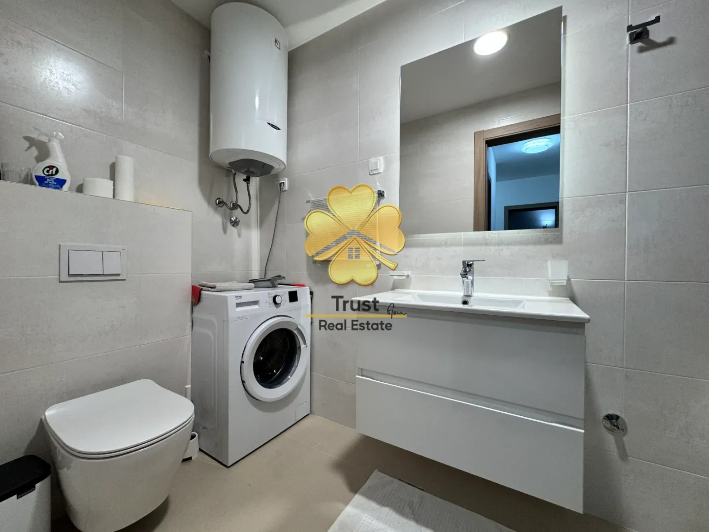 Izdavanje, dvosoban stan, 70m², Master Kvart, Podgorica