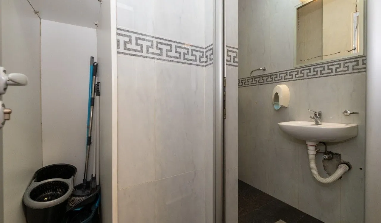 Sale, office space, 157m², Vezirov Most, Podgorica