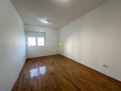 Prodaja, jednosoban stan, 45m², Stari Aerodrom, Podgorica - image 3