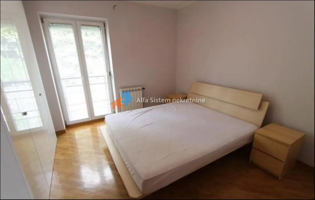 Rent, three bedroom apartment, 130m², Savski Venac, Beograd