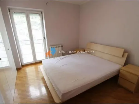 Izdavanje, trosoban stan, 130m², Savski Venac, Beograd - image 19