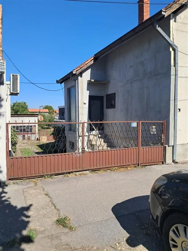 Sale, house, 267m², Tesla, Pančevo