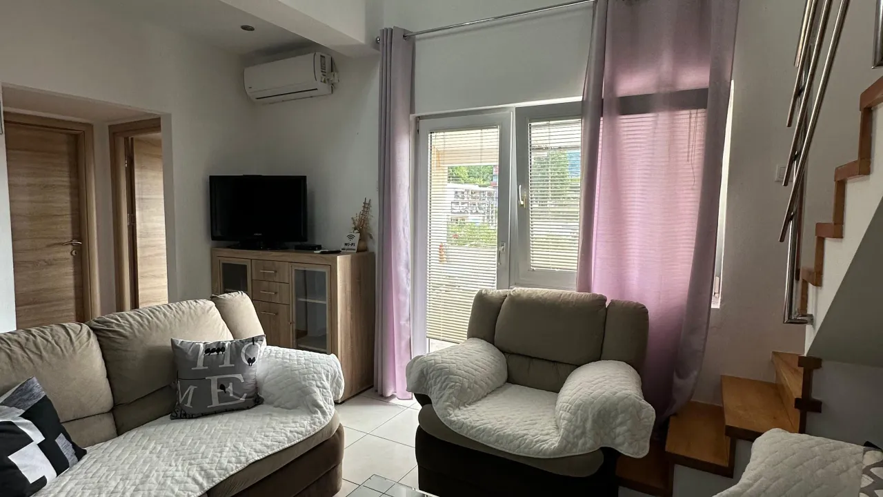 Rent, three bedroom apartment, 70m², Dumidran, Tivat