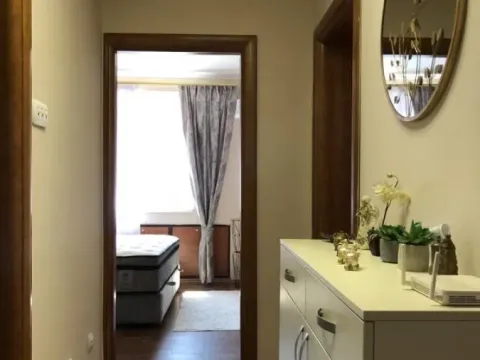 Izdavanje, dvosoban stan, 55m², Centar, Tivat - image 10