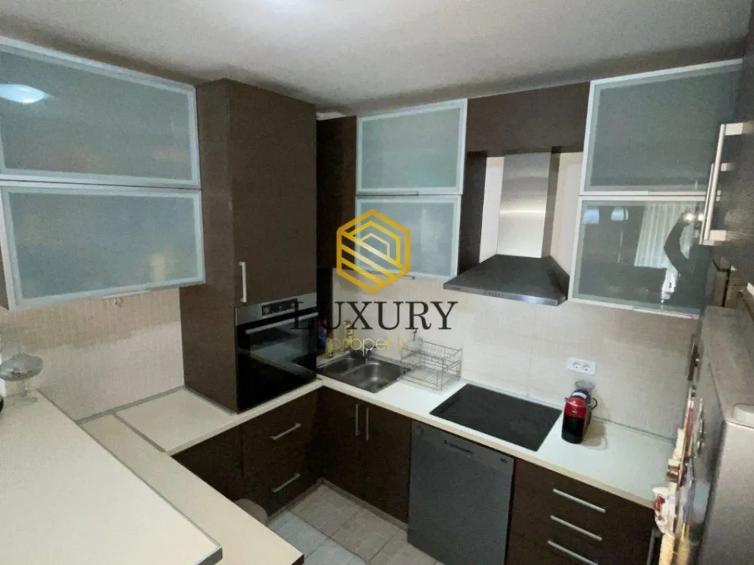 Prodaja, dvosoban stan, 90m², Centar, Podgorica
