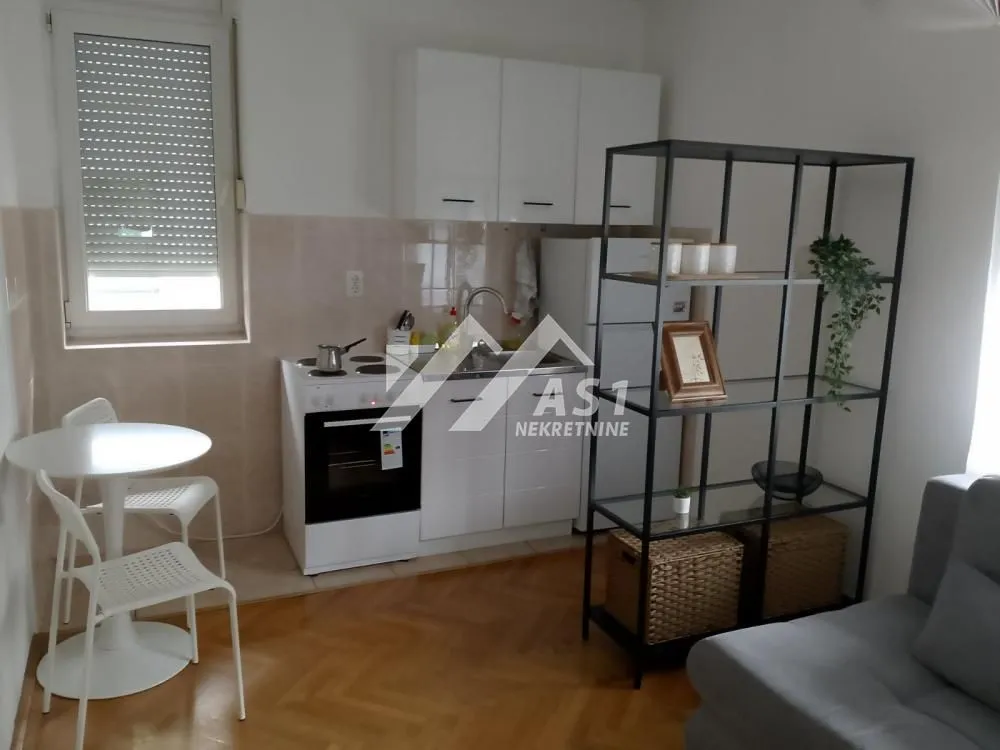 Izdavanje, jednosoban stan, 33m², Grbavica, Novi Sad Sve Podlokacije