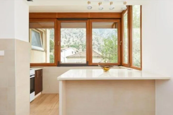 Prodaja, trosoban stan, 100m², Kotor, Crna Gora