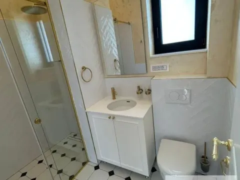 Izdavanje, četvorosoban stan, 120m², Sremska Kamenica, Petrovaradin - image 12