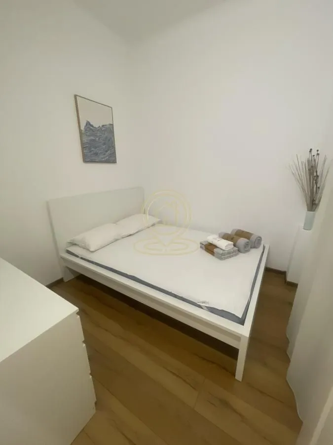 Izdavanje, dvosoban stan, 43m², Stari Grad, Beograd