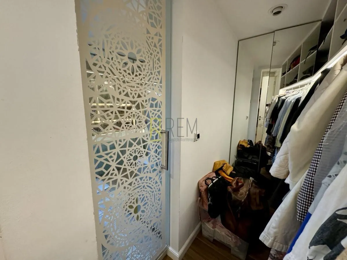 Prodaja, trosoban stan, 130m², Centar, Podgorica