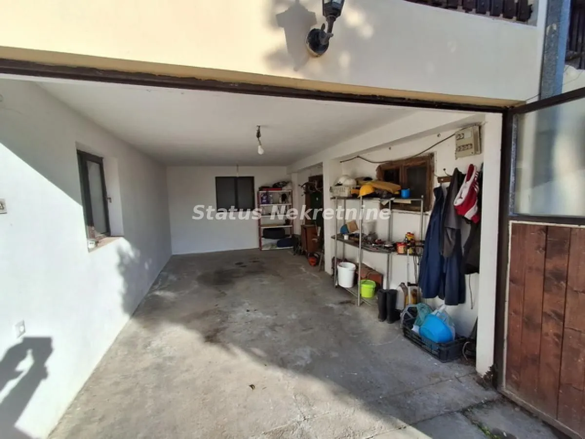 Prodaja, kuća, 200m², Futog, Novi Sad Sve Podlokacije