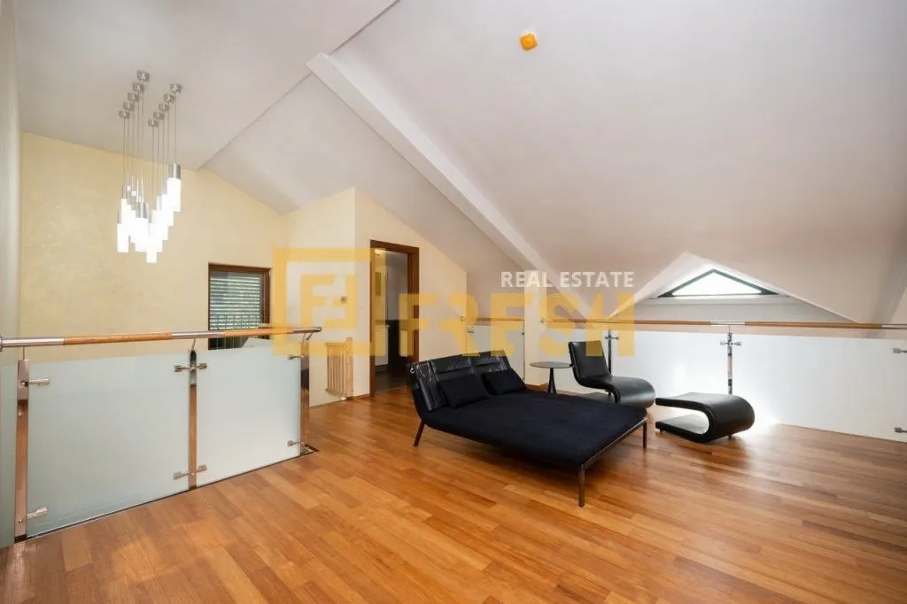 Rent, house, 380m², Mareza, Podgorica