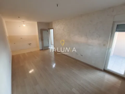 Izdavanje, jednosoban stan, 47m², City Kvart, Podgorica - image 1