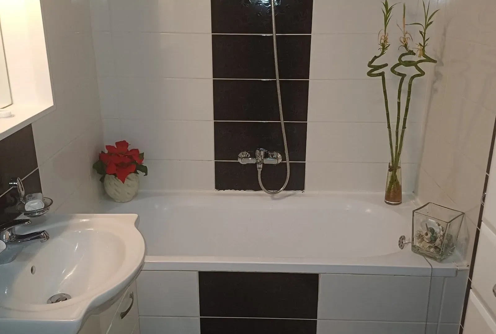 Rent, two bedroom apartment, 106m², Bonići, Tivat