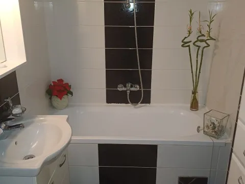 Rent, two bedroom apartment, 106m², Bonići, Tivat - image 4