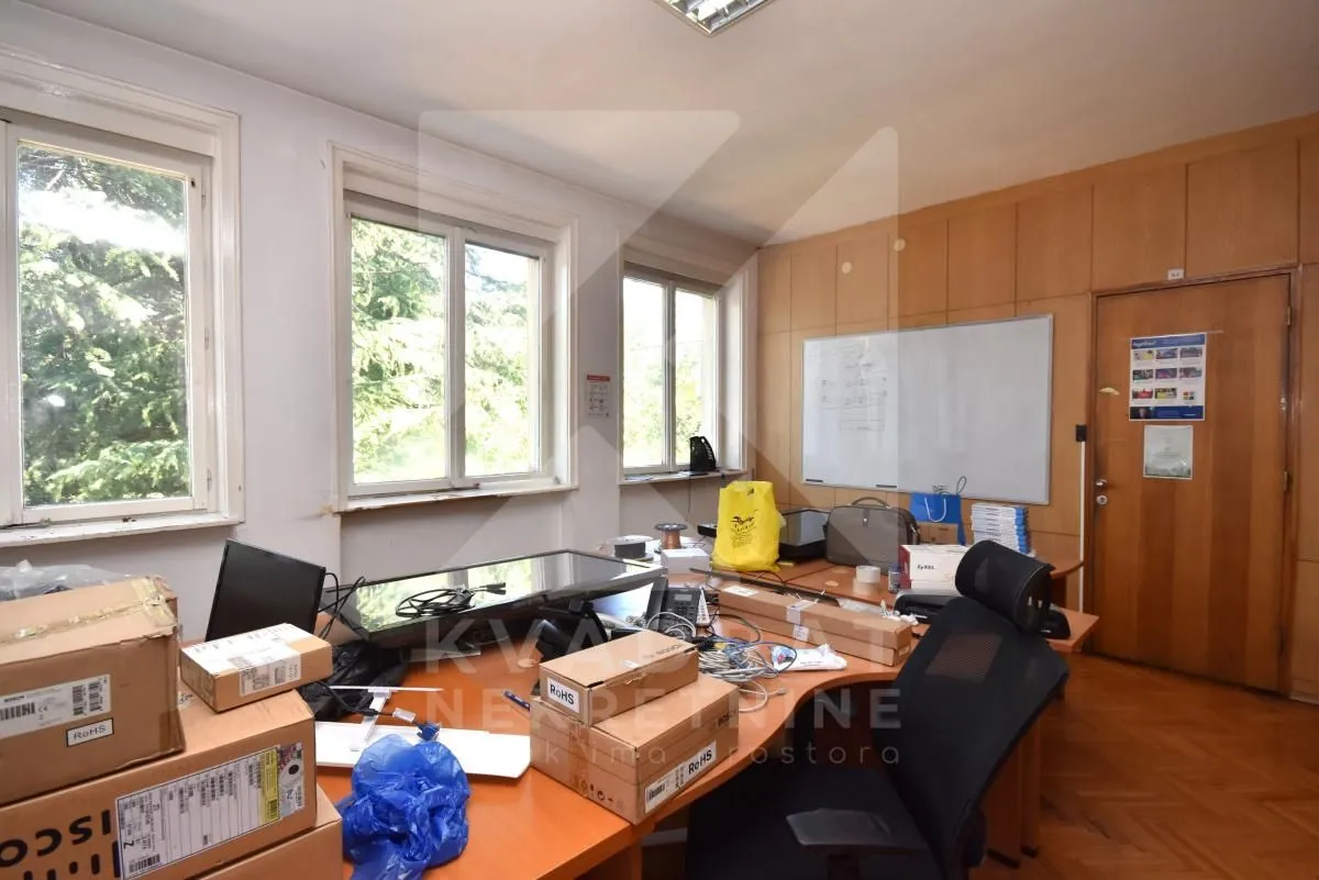 Izdavanje, poslovni prostor, 130m², Preko Morače, Podgorica